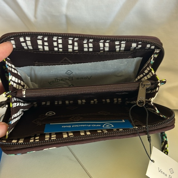Very Bradley Rainforest Grab and Go Wristlet (NWT) - Picture 4 of 4